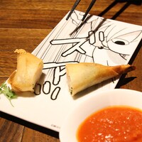 ナタリーストアで予約受け付けの「ワカコ酒『ズアッ』プレート」。(c)新久千映/NSP 2011