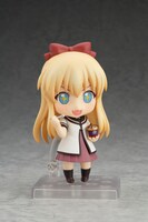 「ねんどろいど 歳納京子」でオプションパーツを組み合わせれば、大好物のラムレーズンアイスを食べる様子を再現できる。(c)2014 なもり／一迅社・七森中ごらく部