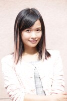 ななせ役の百川晴香。