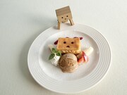 「ダンボープレート（ミルフィーユver）」(c)KIYOHIKO AZUMA/YOTUBA SUTAZIO