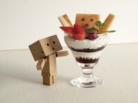 「ダンボーパフェ・ミニ（フランボワーズ ver）」(c)KIYOHIKO AZUMA/YOTUBA SUTAZIO