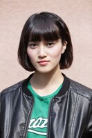 つぐみ役の竹崎綾華。