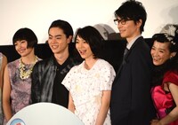 「海月姫」初日舞台挨拶の様子。