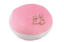 B賞：マカロンクッション（表面）(c)CLAMP・ShigatsuTsuitachi CO.,LTD./講談社