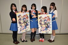 左から種田梨沙（綾役）、田中真奈美（アリス役）、西明日香（忍役）、東山奈央（カレン役）、内山夕実（陽子役）。(c)原悠衣・芳文社 / ハロー!!きんいろモザイク製作委員会