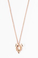 「妖狐×僕SS」夏目残夏モデルのネックレス。 (c)Cocoa Fujiwara/SQUARE ENIX