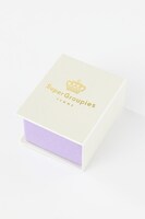 「妖狐×僕SS」夏目残夏モデルのネックレス。 (c)Cocoa Fujiwara/SQUARE ENIX