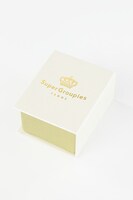 「妖狐×僕SS」青鬼院蜻蛉モデルのネックレス。 (c)Cocoa Fujiwara/SQUARE ENIX