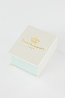 「妖狐×僕SS」御狐神双熾モデルのネックレス。 (c)Cocoa Fujiwara/SQUARE ENIX