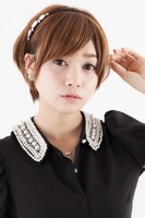 「妖狐×僕SS」青鬼院蜻蛉モデルのネックレス。 (c)Cocoa Fujiwara/SQUARE ENIX