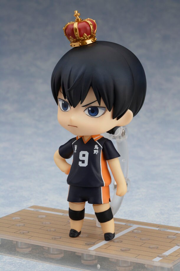 王冠をかぶせた「ねんどろいど 影山飛雄」。(c)古舘春一／集英社・「ハイキュー!!」製作委員会・MBS