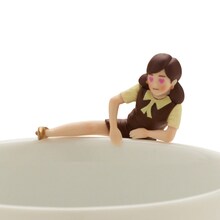 「乗り越えフチ子」 (c)タナカカツキ / KITAN CLUB