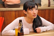 ドラマ「ワカコ酒」の場面写真。(c)新久千映/NSP 2011 (c)2015「ワカコ酒」製作委員会