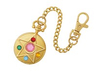 ラストワン賞：クリスタルスターブローチデザイン懐中時計 (c)武内直子・PNP・東映アニメーション (c)Naoko Takeuchi