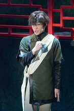 「最遊記歌劇伝 ―Burial―」より、藤原祐規演じる猪八戒。(c)峰倉かずや・一迅社／最遊記歌劇伝公司 2014