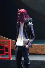 「最遊記歌劇伝 ―Burial―」より、鮎川太陽演じる沙悟浄。(c)峰倉かずや・一迅社／最遊記歌劇伝公司 2014