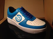 「弱虫ペダル PU レザー スニーカー 箱根学園カラー / 東堂モデル」