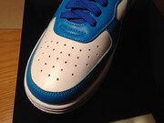 「弱虫ペダル PU レザー スニーカー 箱根学園カラー / 東堂モデル」