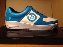 「弱虫ペダル PU レザー スニーカー 箱根学園カラー / 東堂モデル」