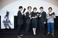 （左から）神谷浩史、関智一、花澤香菜、野島健児、塩谷直義監督。