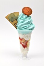 「加速する（イグナイト）パス・廻パフェ」(c)藤巻忠俊／集英社・黒子のバスケ製作委員会