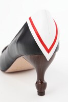 「友枝小学校制服モデルパンプス」 (c)CLAMP・ShigatsuTsuitachi CO.,LTD.／講談社