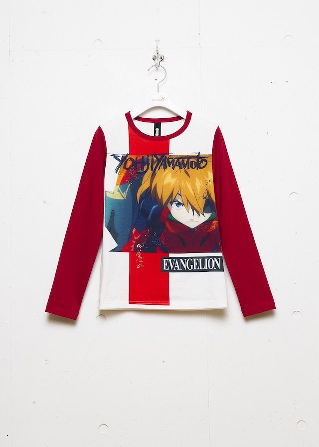 「『アスカ』プリントTシャツ」の価格は2万520円。写真はレディースの赤。(c)カラー