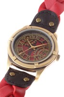 エドワードモデルの腕時計。(c)Hiromu Arakawa/SQUARE ENIX