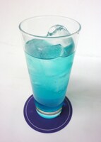 ドリンク「イオナ」(c)Ark Performance／少年画報社・アルペジオパートナーズ