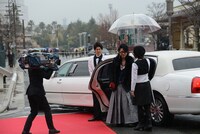 袴姿で現れたHYDE。