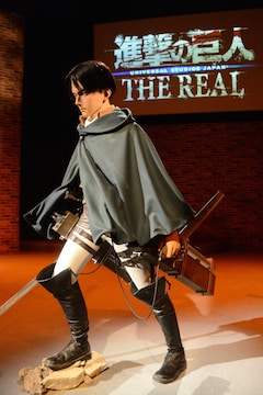 進撃の巨人」等身大巨人＆エヴァのド迫力4Dアトラクション、USJで明日  