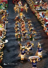 「みんなのフチ子」からbikers brain作「サンバパレード」。(c)タナカカツキ／KITAN CLUB