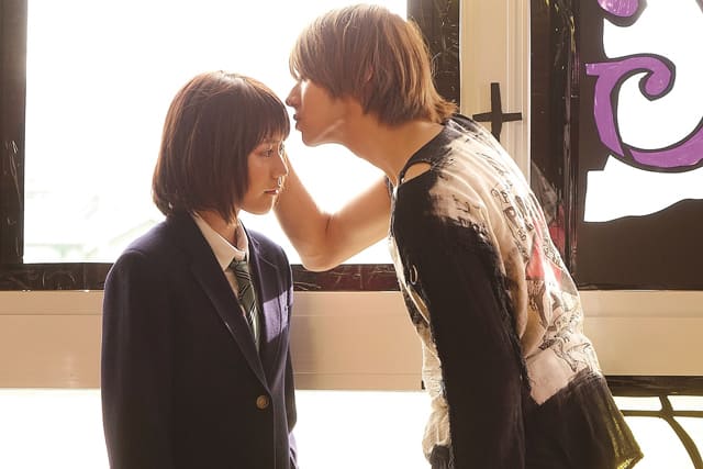 ストロボ エッジ 新場面写真公開 安堂が仁菜子のおでこにキス コミックナタリー ストロボ エッジ 新場面写真公開 安堂が仁菜子のおでこにキス コミックナタリー