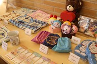 「スイーツフェア」での新商品。(c)Fujiko-Pro