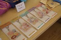 「スイーツフェア」で販売される「アクリルキーホルダースイーツ柄」。(c)Fujiko-Pro