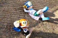 3Fのはらっぱにはパーマン1号と2号のモニュメントが。(c)Fujiko-Pro