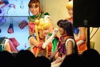 七木の涙を拭う大久保。