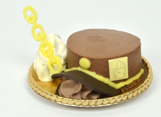 「空条承太郎のチョコレートムースの帽子ケーキ」(c)荒木飛呂彦＆LUCKY LAND COMMUNICATIONS/集英社・ジョジョの奇妙な冒険SC製作委員会