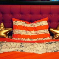 楳図柄の掛け布団カバーと枕カバー。