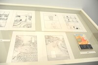 池辺葵「どぶがわ」の展示風景。