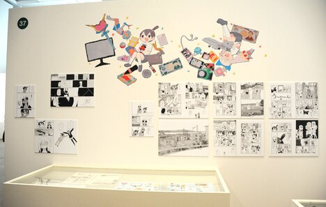 阿部共実「ちーちゃんはちょっと足りない」の展示風景。