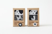 「リボルテックダンボー・ミニ　コンセプトモデル【ホルスタイン】」左が黒、右が白。(c)KIYOHIKO AZUMA/YOTUBA SUTAZIO