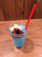 カフェメニュー「しゅわしゅわスペースドリンク」 (c)藤子プロ・小学館・テレビ朝日・シンエイ・ADK  (c)藤子プロ・小学館・テレビ朝日・シンエイ・ADK 2015