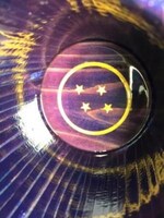 ドラゴンボール木樽ジョッキ[ピッコロ]の内側底面。(c)バードスタジオ/集英社・フジテレビ・東映アニメーション