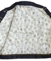 内側はドラえもんの総柄。(c)Fujiko-Pro,Shogakukan,TV-Asahi,Shin-ei,and ADK