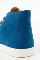 「ダイヤのA」コラボスニーカー・青道高校モデル。(c)寺嶋裕二・講談社/2014「ダイヤのA」製作委員会・テレビ東京