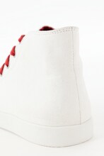 「ダイヤのA」コラボスニーカー・稲城実業モデル。(c)寺嶋裕二・講談社/2014「ダイヤのA」製作委員会・テレビ東京