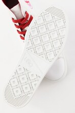 「ダイヤのA」コラボスニーカー・稲城実業モデル。(c)寺嶋裕二・講談社/2014「ダイヤのA」製作委員会・テレビ東京