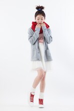 「ダイヤのA」コラボスニーカー・稲城実業モデルの着用例。(c)寺嶋裕二・講談社/2014「ダイヤのA」製作委員会・テレビ東京