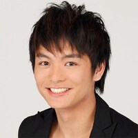 栗原オサム役の榎木淳弥。
